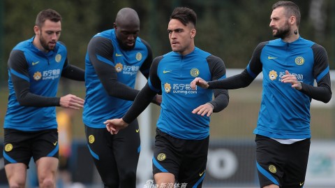 蓝黑军团枕戈待旦，阿皮亚诺的冲刺号角：国际米兰全力备战与萨索洛的争冠关键战