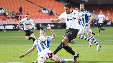 梅斯塔利亚的初夏夜：蝙蝠军团读秒绝平，西甲硬汉之争荡气回肠