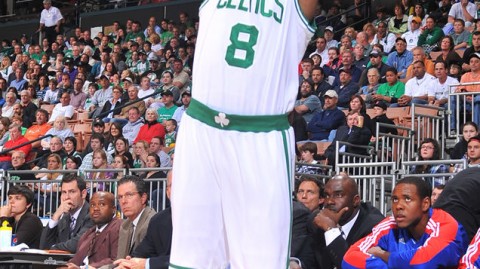 奥尼尔绿军首秀掀翻76人，经典战役回顾解析