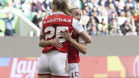 绿茵巾帼鏖战沃尔夫斯堡 欧冠半决赛首回合激战成和