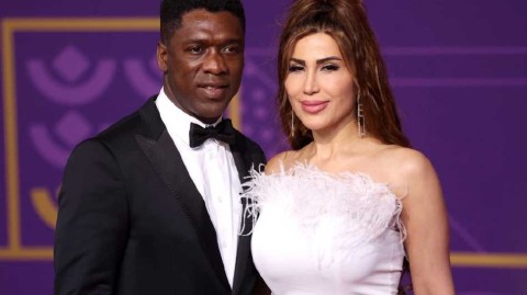 红毯星光闪耀 传奇携爱见证荣耀时刻