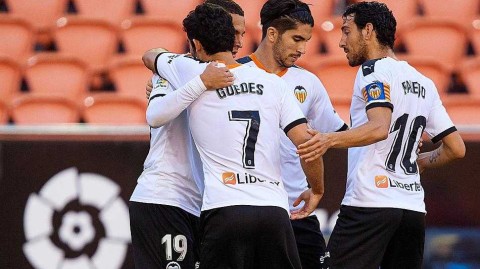 梅斯塔利亚之夜：蝙蝠军团的双星闪耀与复赛征程的曙光