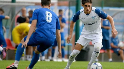 拉齐奥友谊赛大胜比摩治 蓝鹰展翅季前热身显锋芒