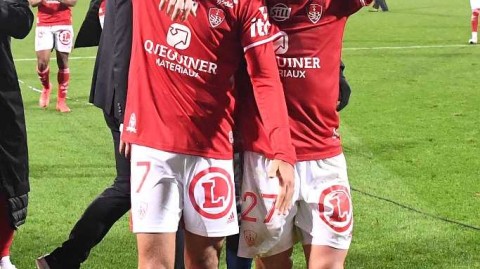 法甲寒冬夜，布雷斯特爆冷击沉摩纳哥，终结十五场不胜魔咒