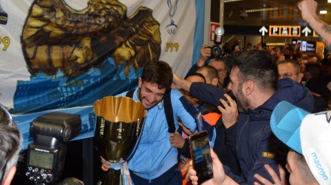 蓝鹰载誉归罗马，五冠加身耀亚平宁