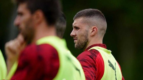 红黑军团瓦雷泽集训全力备战意甲第五轮