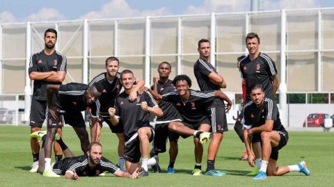 全力备战新赛季首战 C罗领衔尤文众将状态火热