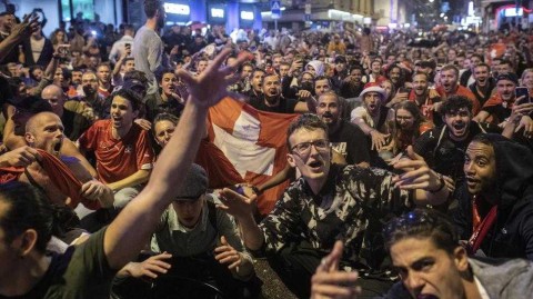 瑞士红海淹没苏黎世，军刀刺穿高卢雄鸡谱写盛夏童话