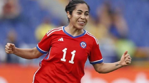 智利玫瑰绽放卡利夜空 五球横扫玻利维亚展露锋芒