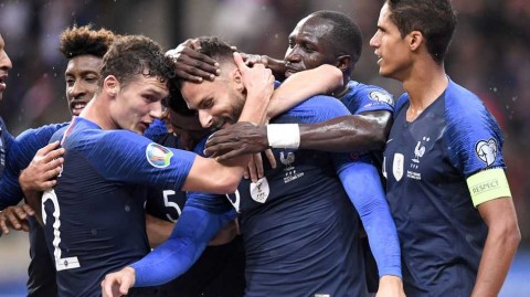 法兰西之夜的平局憾歌吉鲁闪电破门难敌星月铁头功