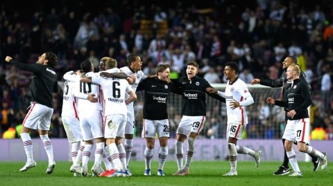 欧联杯诺坎普惊魂夜 法兰克福客胜巴塞罗那强势晋级