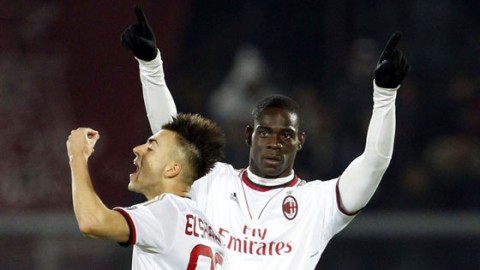 完美碾压！德布劳内传射+五大联赛百球，那不勒斯4-0大胜克雷莫内塞升至意甲第二