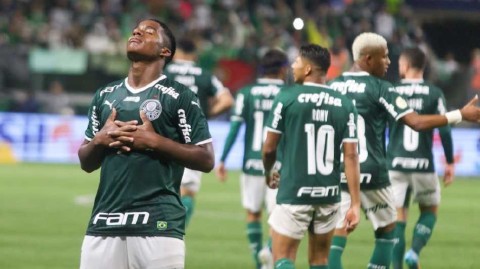 巴西天才登陆伯纳乌十六岁神童开启银河战舰新纪元