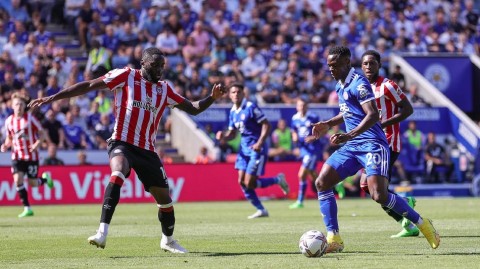 英超激战：蓝狐鏖战蜜蜂军团揭幕战上演进球盛宴