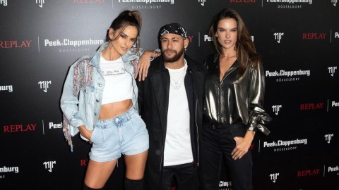 艳福不浅！两大超模环绕内马尔 巨星风采闪耀杜塞尔多夫