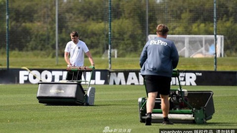 寂静后的喧嚣：沃特福德复训日，草坪上的抗疫战争