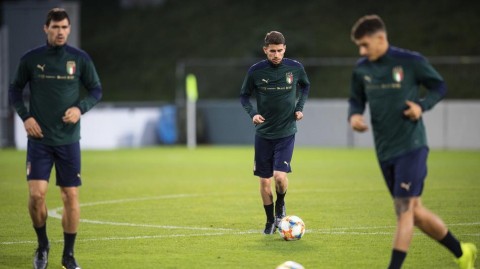 蓝衣军团兵临瓦杜兹 意大利队欧预赛前最后一练状态火热