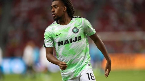 桑巴军团遇雄鹰，新加坡雨夜激荡桑巴魂