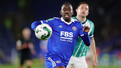 蓝狐主场力克对手挺进联赛杯下一轮 瓦尔迪双响贾斯汀伤退