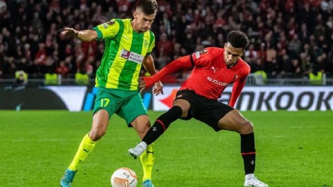 欧联杯小组赛激战：雷恩主场与AEK拉纳卡握手言和