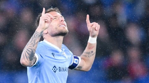 蓝鹰传奇射手因莫比莱：三度破二十五球大关的意甲王者