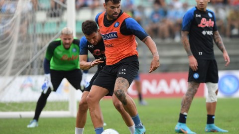 蓝衣军团之夏：那不勒斯季前备战揭开新赛季序章