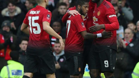 梦剧场久违的激情：弗格森见证下，曼联的破门与遗憾