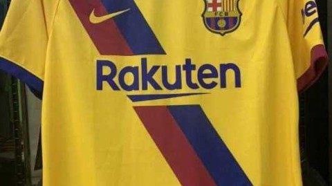巴萨客场球衣复古风潮来袭 致敬七〇年代经典斜纹设计