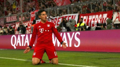 德甲争冠白热化！拜仁主场六球狂扫狼堡 莱万加冕外籍射手王