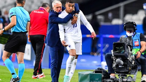 法国锋线风云：吉鲁一句抱怨引爆的内讧疑云与冠军之殇