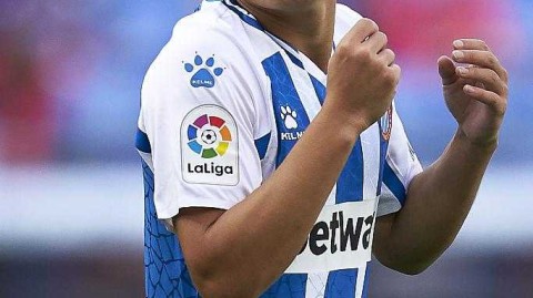 武磊首发制造威胁 十人西班牙人战平宿敌马洛卡