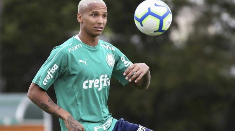 绿茵备战：帕尔梅拉斯众将圣保罗冲刺，静候巴甲第29轮关键战役