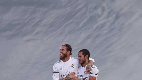 皇马完胜埃瓦尔紧追巴萨 阿扎尔助攻双星闪耀迪斯蒂法诺