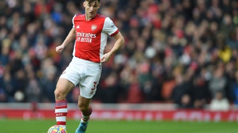 蒂尔尼膝伤手术后的坚韧与阿森纳的赛季征程