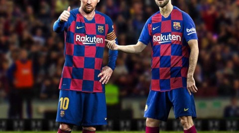 左右开弓：绿茵场上的任意球双骄神话，梅西与C罗的杀手锏美学