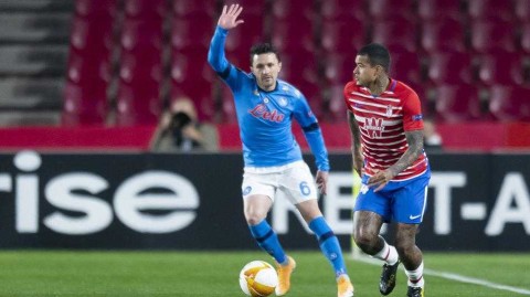 欧联杯寒夜惊雷 格拉纳达两球气走那不勒斯