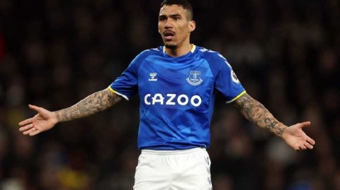 巴西中场阿兰告别英超加盟阿联酋豪门阿尔瓦赫达开启新征程