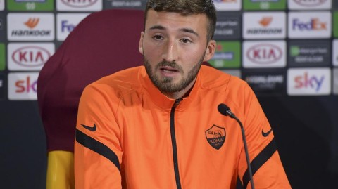 罗马欧联杯赛前新闻发布会图辑：红狼将帅剑指小组头名