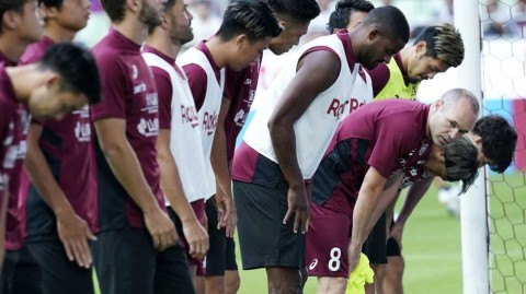 巴萨日本行老友重逢，伊涅斯塔战旧主成最暖风景