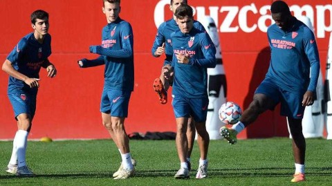 塞维利亚欧冠小组赛关键战前最后一练 洛佩特吉剑指小组头名