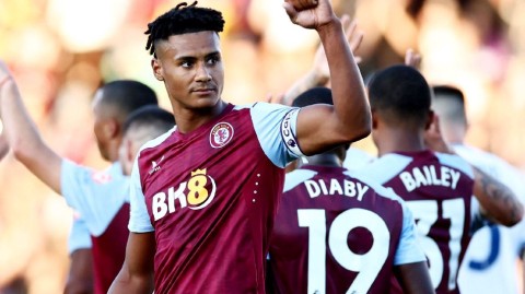 英超劲旅主场扬威 蓝鹰军团友谊赛折翼