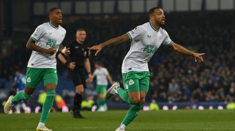 英超激战：太妃糖溃败喜鹊四球翱翔古迪逊公园