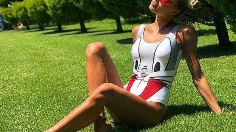 绿茵情缘：乌克兰美女记者与曼城妖星的浪漫故事