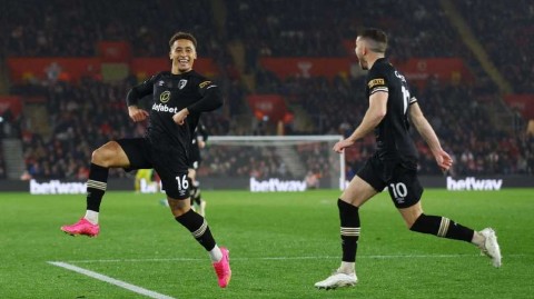 圣玛丽雨夜绝杀记 樱桃军团送圣徒入降级深渊