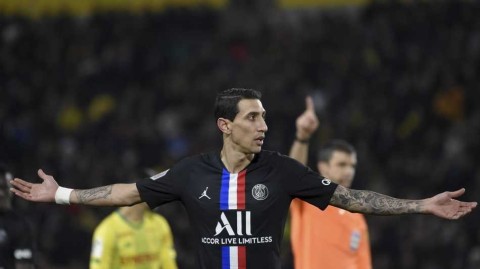 天使坠落凡尘：迪马利亚朝对手吐口水瞬间全记录，赛场失控遭四场禁赛