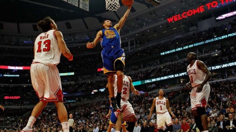 回顾经典：公牛30分狂胜勇士，罗斯主场掀翻金州