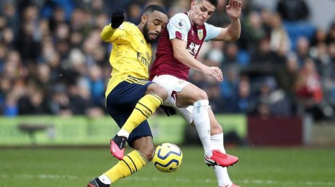 枪手客平伯恩利，奥巴梅扬中柱，拉卡泽特与马丁内利拼尽全力