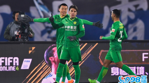 标题：完美首秀！国安雨中2-0完胜海港捧超级杯，新帅蒙哥马利首秀即夺冠奠基中超新征程