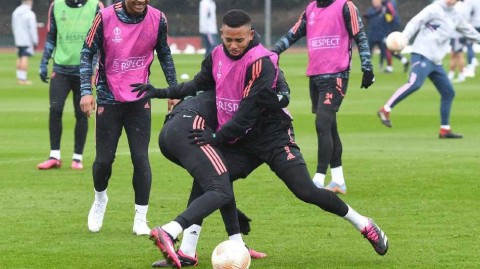 枪手厉兵秣马迎欧战 热苏斯强势回归训练场