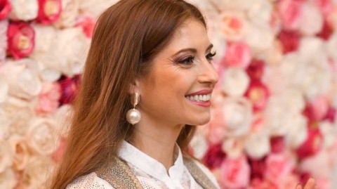 名将娇妻闪耀慕尼黑啤酒节 甜美公主装演绎传统风情